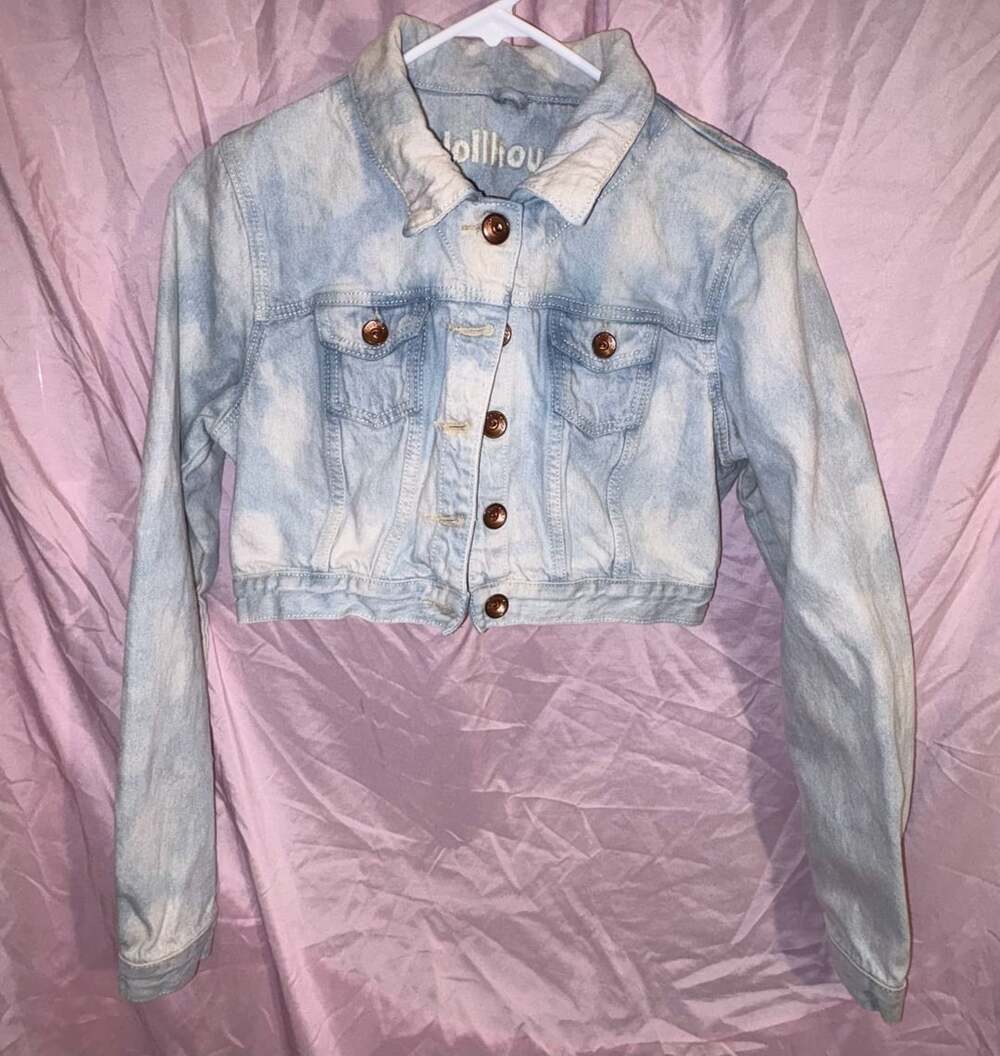 Dollhouse Women's Blue Cloud Acid Wash Cropped Denim Jacket Size L